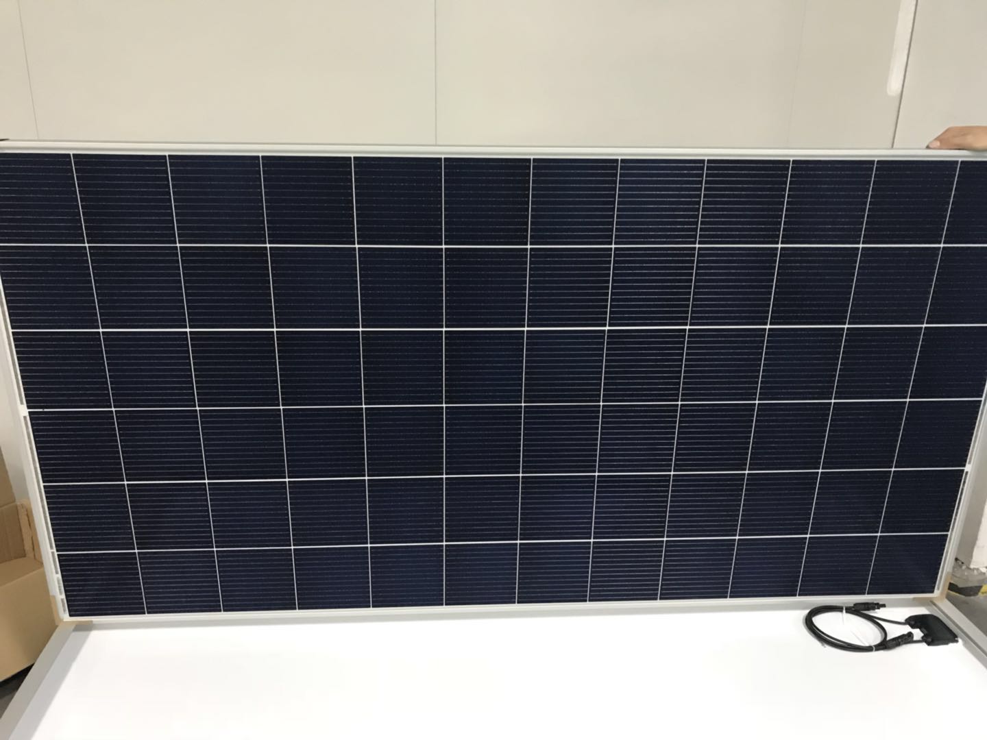 Latest New Model: 12BB 330W POLY Solar Panel Completed